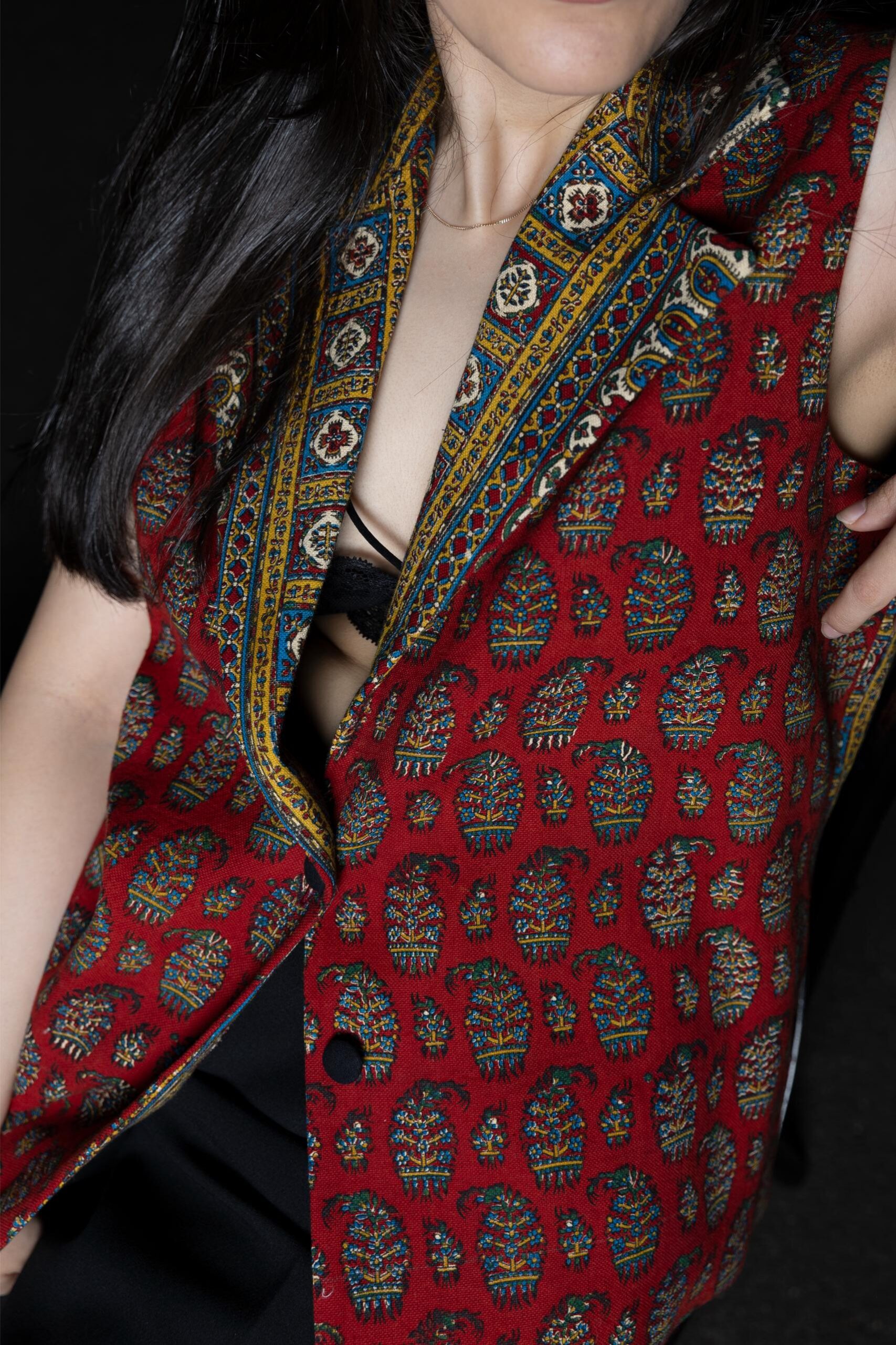 Red Kaf Lapi Waistcoat - Image 11